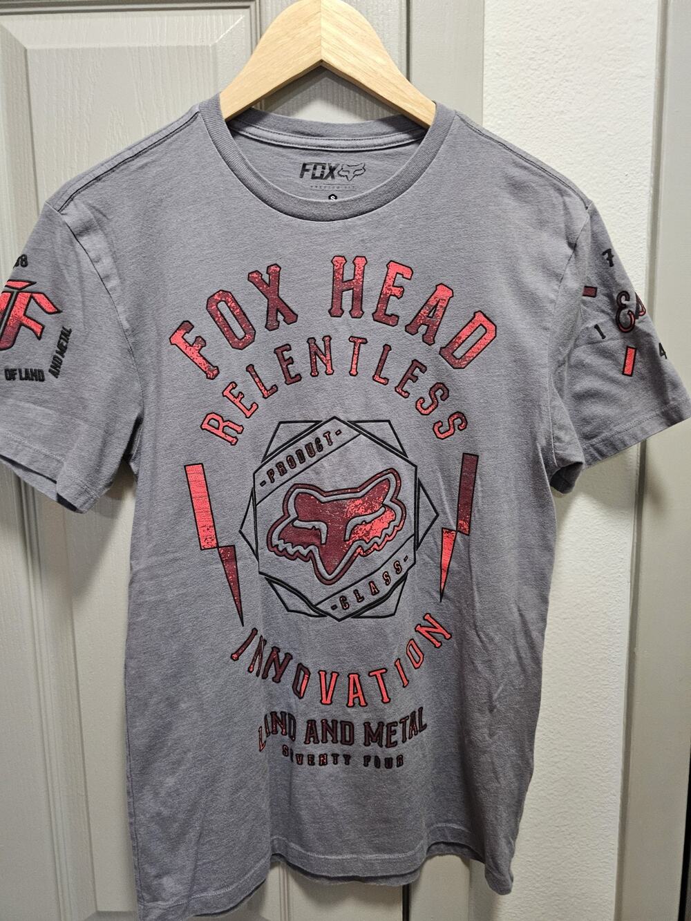 Fox Racing "Fox Head Relentless Innovation" graphic T-shirt size S